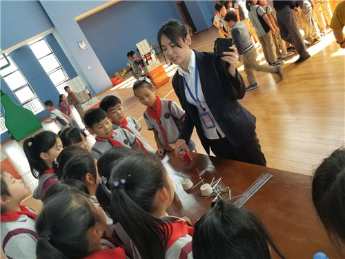 南京科普大篷車走進(jìn)江寧丹陽學(xué)校