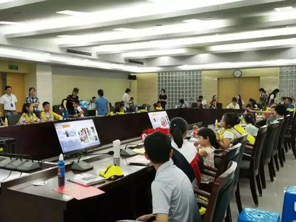 “看太陽(yáng)摸星星”科普活動(dòng)在我館成功開展