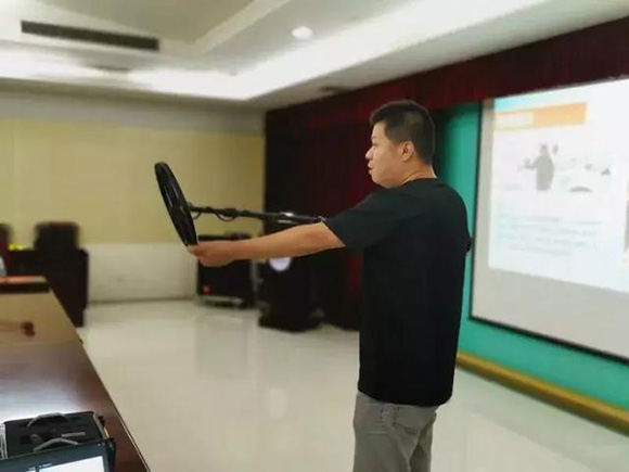 “看太陽(yáng)摸星星”科普活動(dòng)在我館成功開展