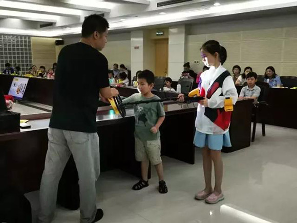 “看太陽(yáng)摸星星”科普活動(dòng)在我館成功開展