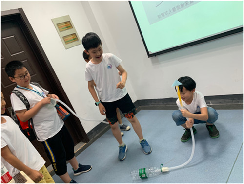 南京科技館“夏季科普探索趣夏令營(yíng)”圓滿收官