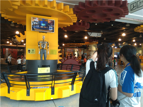 我館選派科技輔導(dǎo)員赴黑龍江省科技館學(xué)習(xí)交流