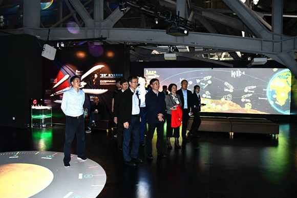 市政協(xié)委員視察南京科技館