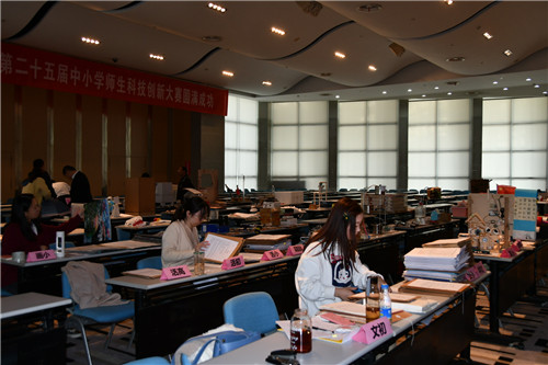 南京市第二十五屆中小學(xué)師生科技創(chuàng)新大賽圓滿落幕