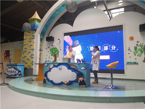 科學實驗秀《姐妹大作戰(zhàn)》趣味解讀牛頓第三定律