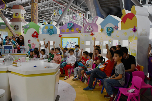 親子賀六一，科技暖人心