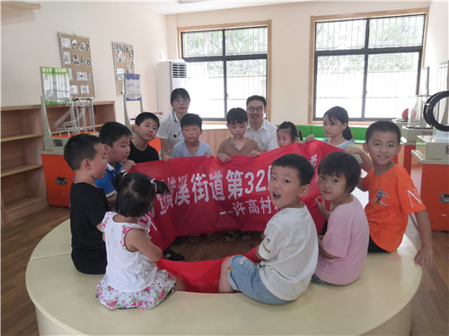 南京科普大篷車進社區(qū) 助力全國科技活動周