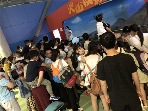 國慶中秋巧相遇 科技館里享盛宴