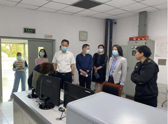 雨花臺區(qū)郜葉紅副區(qū)長一行來我館開展安全檢查