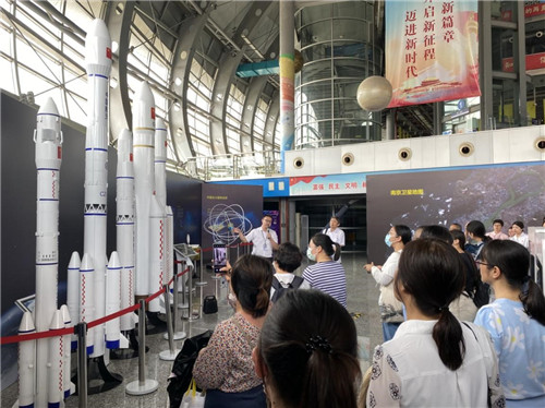 學(xué)黨史見行動(dòng) 志愿服務(wù)我先行