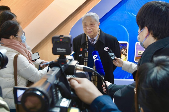 南京市中小學(xué)科技創(chuàng)新中心在我館揭牌