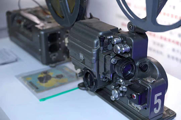 我館開展“科創(chuàng)百年——建黨100周年科技成就科普展”