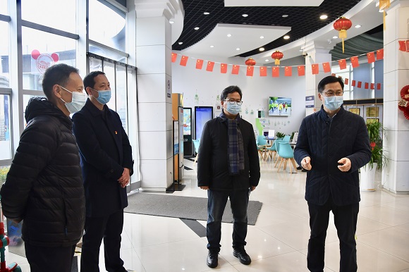 新年開館第一天，市科協(xié)領(lǐng)導(dǎo)來館檢查工作并慰問一線員工