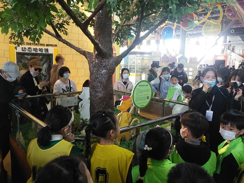 南京科技館“雙減”科學(xué)營——  “ 一起植樹吧”順利開展