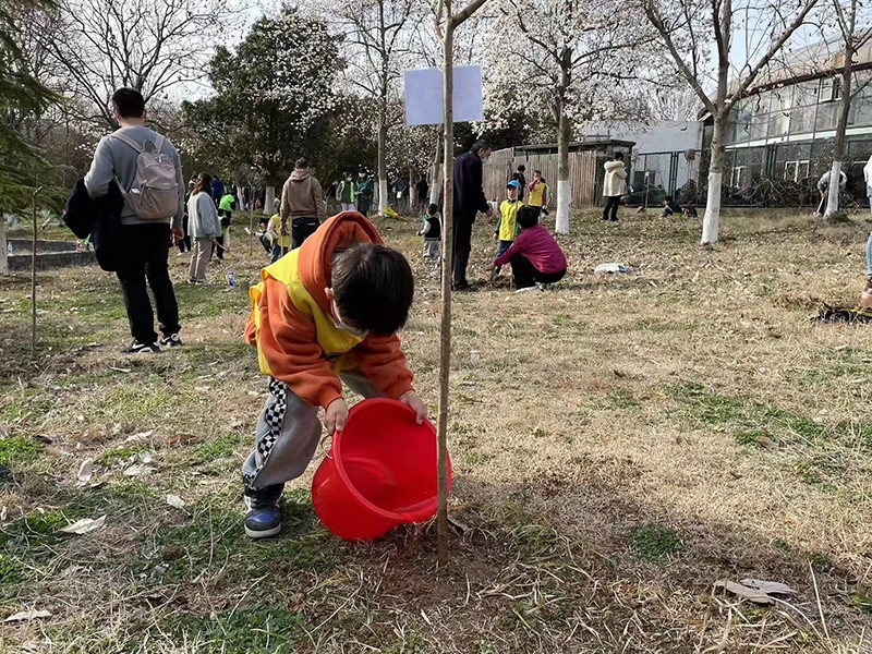 南京科技館“雙減”科學(xué)營——  “ 一起植樹吧”順利開展