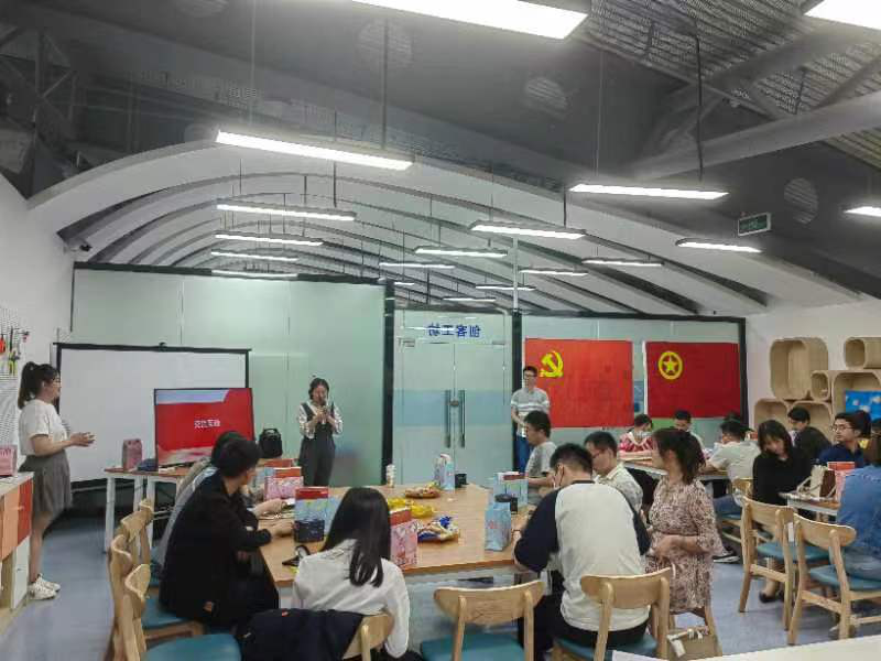 相約科技館 共慶青年節(jié)