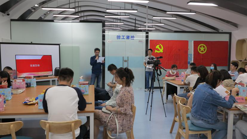 相約科技館 共慶青年節(jié)