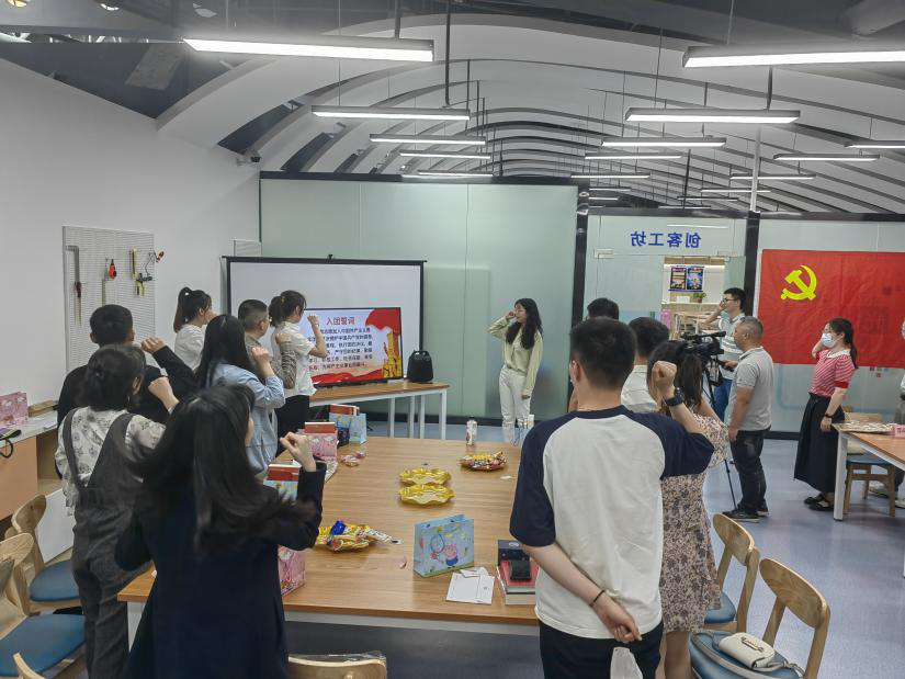 相約科技館 共慶青年節(jié)