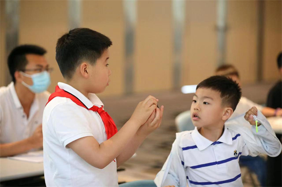 2022年“南京科普?qǐng)?bào)告進(jìn)校園” 主題報(bào)告暨啟動(dòng)儀式在南京科技館開幕