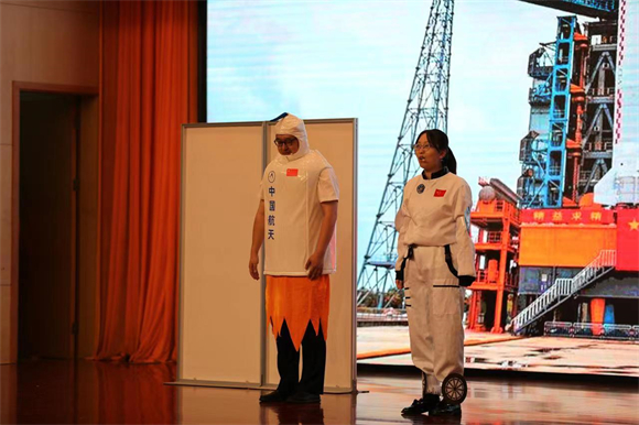 2022年“南京科普?qǐng)?bào)告進(jìn)校園” 主題報(bào)告暨啟動(dòng)儀式在南京科技館開幕