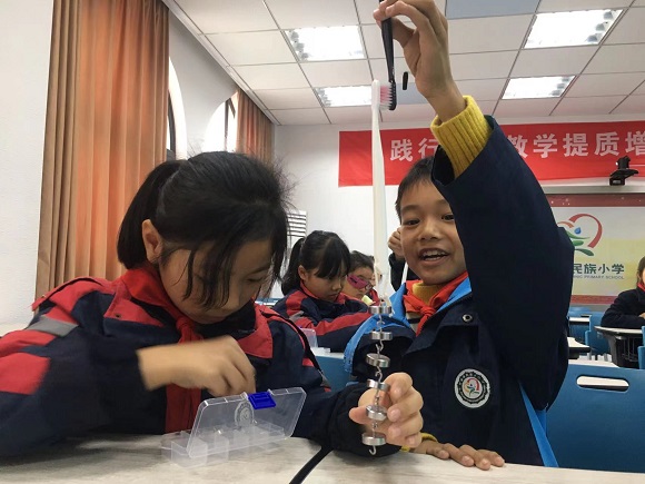 云端“秀”精彩  直播助“雙減”