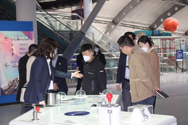 包頭市科學(xué)技術(shù)館來館交流參觀