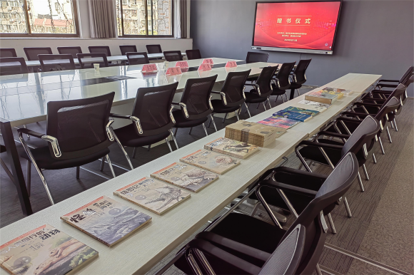南京科普教育基地應用協(xié)會開展贈書活動