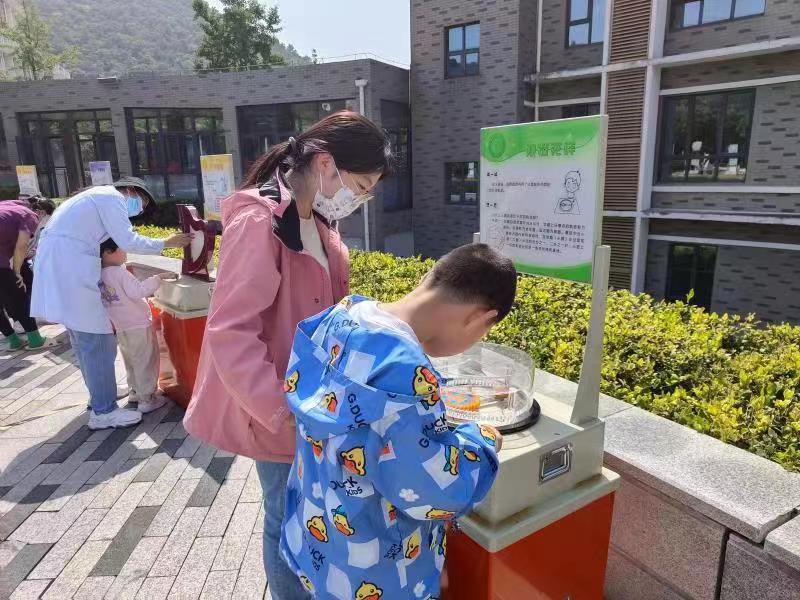 科普大篷車，“童”載科技?jí)簦? onmousewheel=