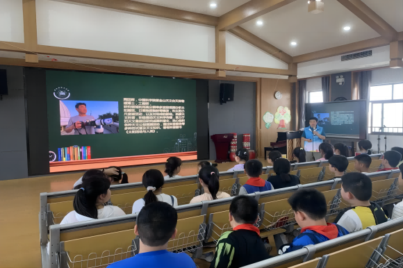 “熱愛(ài)科學(xué) 崇尚科學(xué)”——弘揚(yáng)科學(xué)家精神  探索浩瀚星空系列主題活動(dòng)走進(jìn)南京市鳳游寺小學(xué)