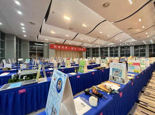 南京市第二十九屆中小學(xué)師生科技創(chuàng)新大賽圓滿收官