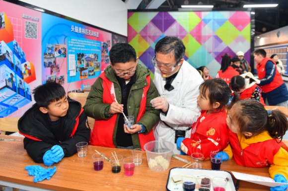 名師薈聚 科創(chuàng)筑夢 ——中小學(xué)生寒假的“科學(xué)律動”