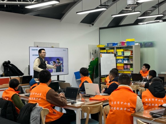 名師薈聚 科創(chuàng)筑夢 ——中小學(xué)生寒假的“科學(xué)律動”