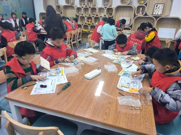 星光導(dǎo)師公開課在南京科技館開講