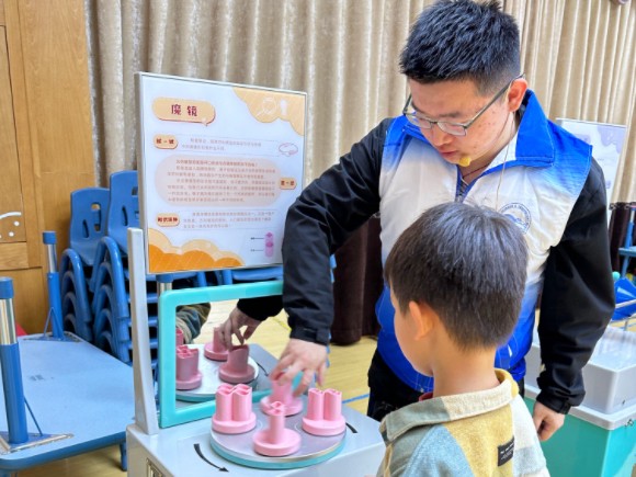 “科普進(jìn)校園 科技潤童心” ——南京科技館科普大篷車新車新氣象