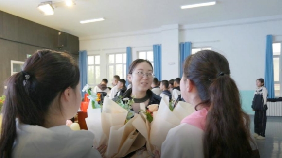 南京科技館助力“蘇韻伊情 青苗筑夢”之科普行活動走進(jìn)新疆伊犁察縣校園