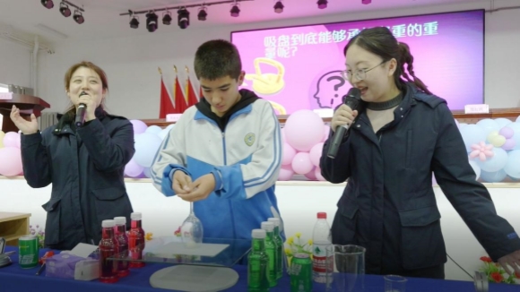 南京科技館助力“蘇韻伊情 青苗筑夢”之科普行活動走進(jìn)新疆伊犁察縣校園