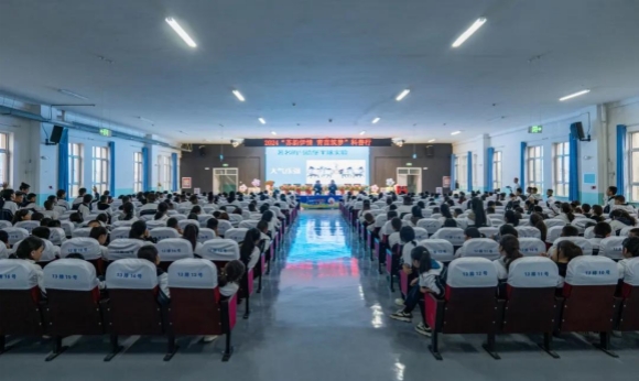 南京科技館助力“蘇韻伊情 青苗筑夢”之科普行活動走進(jìn)新疆伊犁察縣校園