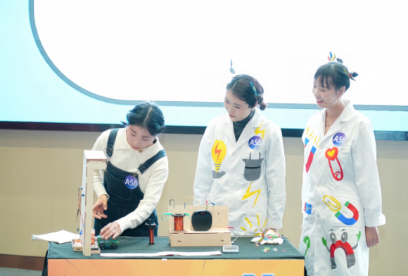 喜報(bào)！南京科技館首次在全國(guó)科學(xué)實(shí)驗(yàn)展演匯演中斬獲佳績(jī)