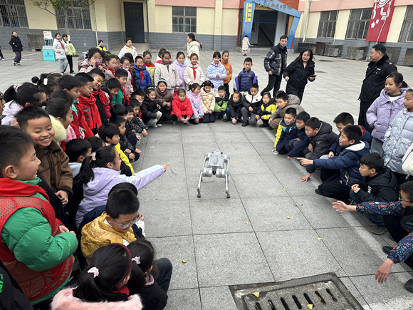 科普零距離 點(diǎn)亮科學(xué)夢(mèng) ——科普大篷車12月活動(dòng)回顧