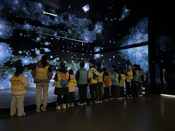 寒假科普活動(dòng)豐富多彩，激發(fā)青少年探索熱情