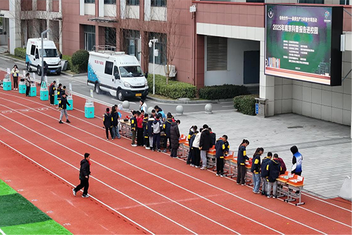 2025年南京科普?qǐng)?bào)告進(jìn)校園“會(huì)地合作?新質(zhì)生產(chǎn)力科普專項(xiàng)”首場(chǎng)活動(dòng)在六合區(qū)啟動(dòng) ——全國(guó)學(xué)雷鋒科技志愿服務(wù)周南京重點(diǎn)活動(dòng)“送科普下鄉(xiāng)”同時(shí)舉辦