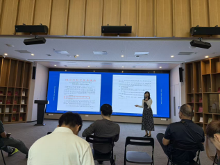 南京市青少年科學(xué)教育研討會暨南京市第三十一屆中小學(xué)師生科技創(chuàng)新大賽 首期培訓(xùn)班順利舉辦