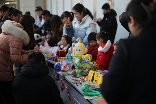 當(dāng)科學(xué)遇上傳統(tǒng)：南京科技館舉辦親子嘉年華  融合科普、非遺與公益的冬日暖心盛宴