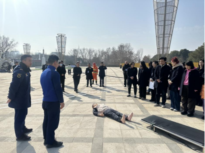 我館組織開展春節(jié)前消防演練