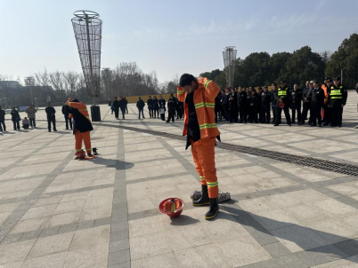 我館組織開展春節(jié)前消防演練