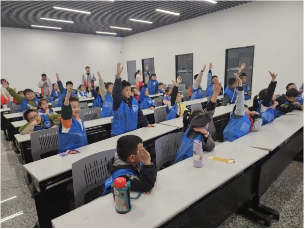 筑牢安全根基 護(hù)航少年成長｜南京科技館開展4·15國家安全教育日主題研學(xué)活動